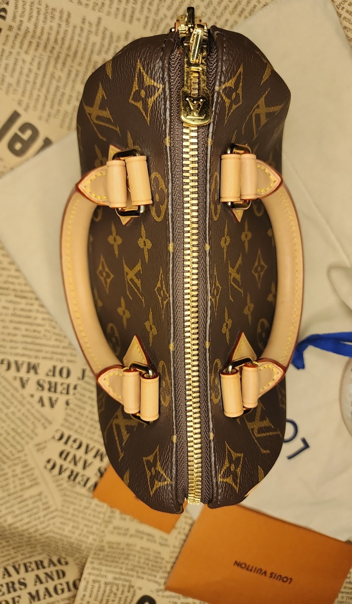 Louis Vuitton Speedy Bandouliere 20 Monogram Canvas Crossbody Handbag with Dust Bag & Strap