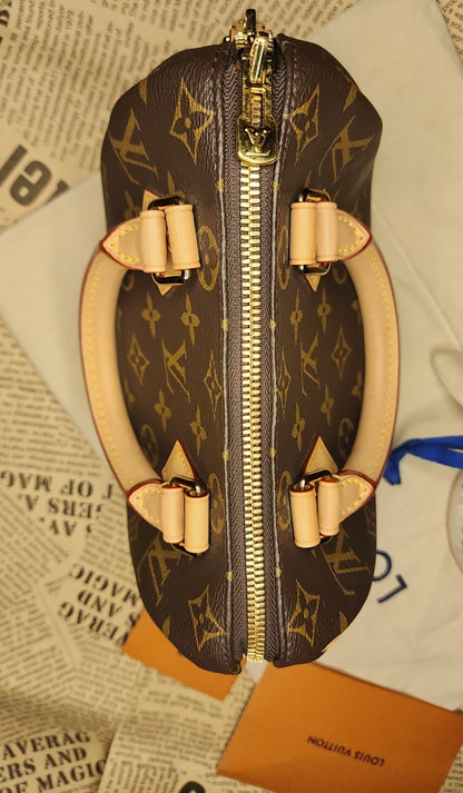 Louis Vuitton Speedy Bandouliere 20 Monogram Canvas Crossbody Handbag with Dust Bag & Strap