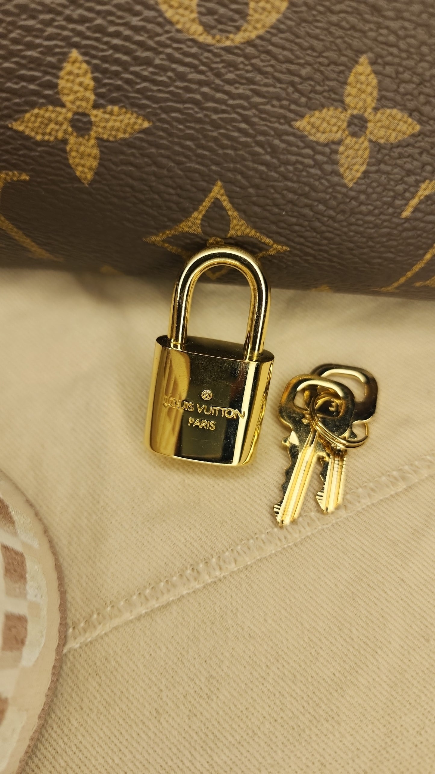Louis Vuitton Speedy Bandouliere 20 Monogram Canvas Crossbody Handbag with Dust Bag & Strap