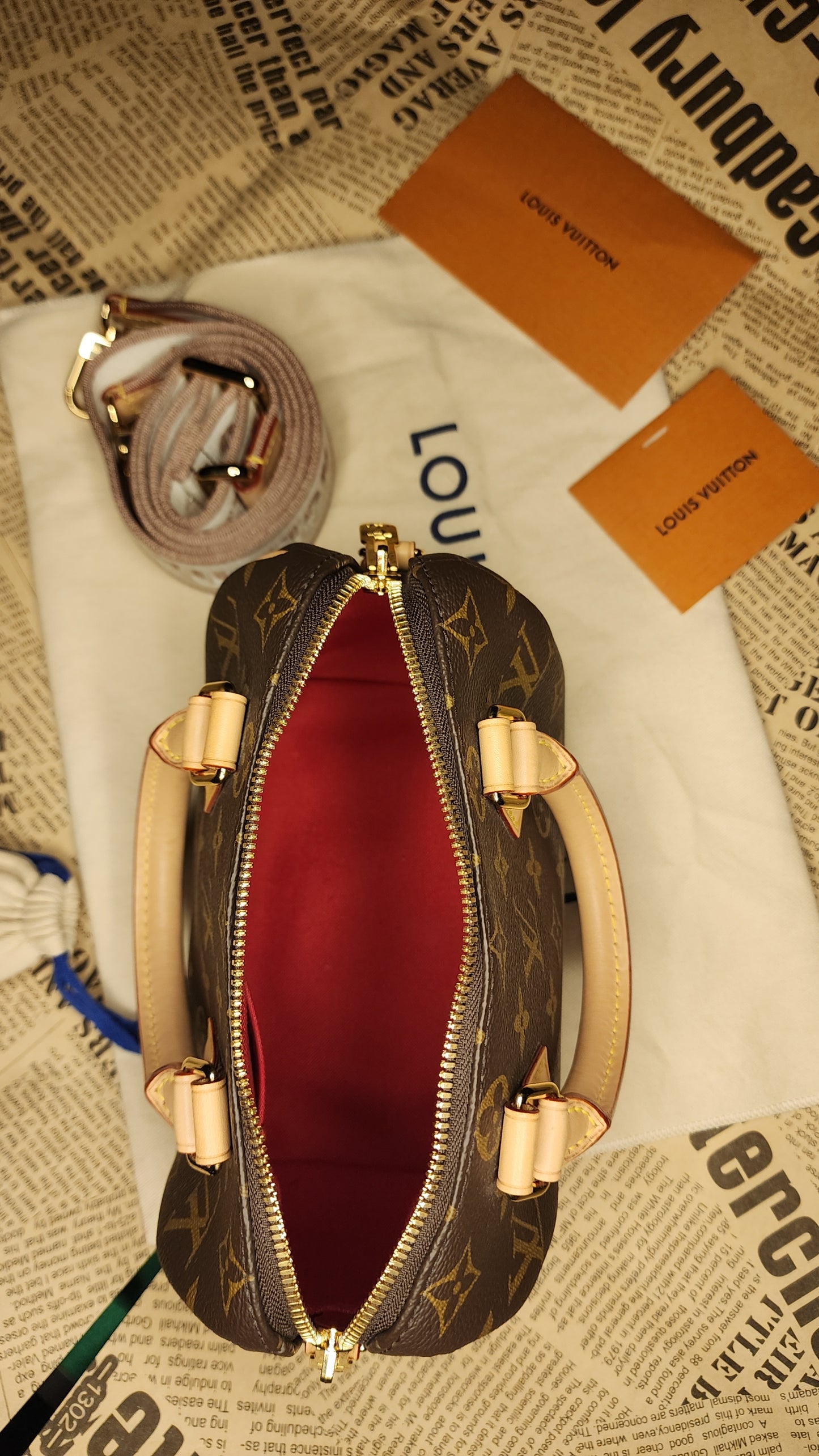 Louis Vuitton Speedy Bandouliere 20 Monogram Canvas Crossbody Handbag with Dust Bag & Strap