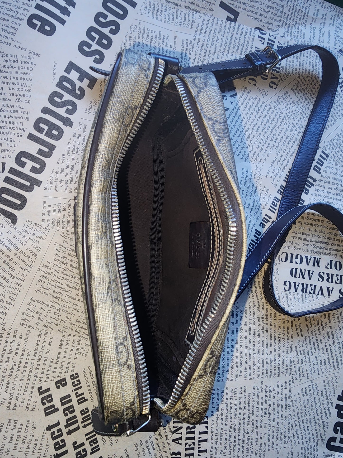 Gucci GG Supreme Canvas Shoulder Bag - Light Scuffs Pre_ Owned