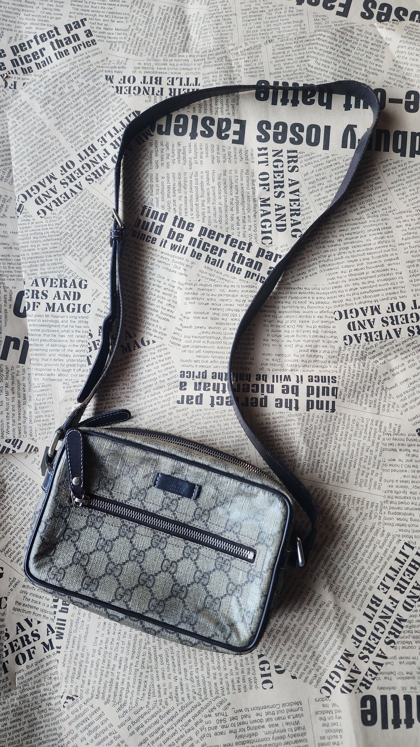 Gucci GG Supreme Canvas Shoulder Bag - Light Scuffs Pre_ Owned