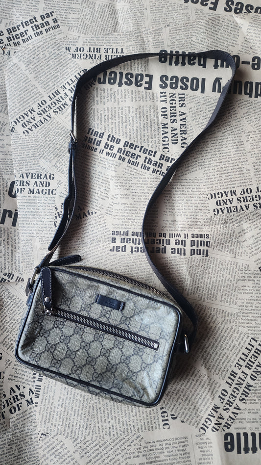 Gucci GG Supreme Canvas Shoulder Bag - Light Scuffs Pre_ Owned