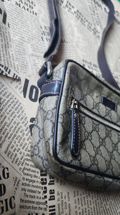 Gucci GG Supreme Canvas Shoulder Bag - Light Scuffs Pre_ Owned